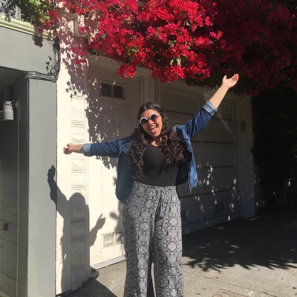 Meet your Posher, Tiffani - Picture 1 of 1